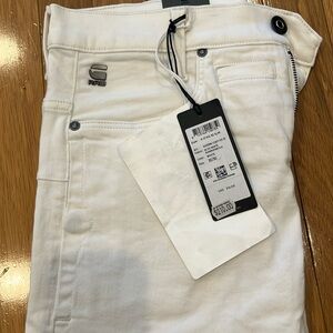 Men’s white denim jeans